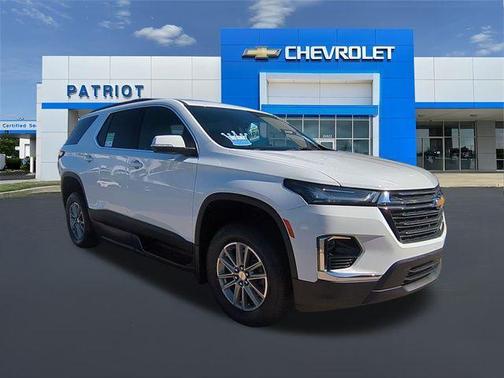 Summit White 2023 Chevrolet Traverse LT Cloth