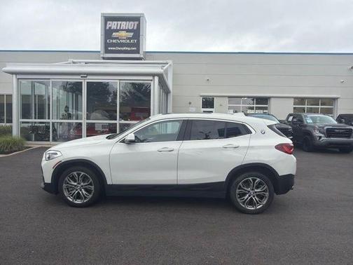 Alpine White 2022 BMW X2 xDrive28i