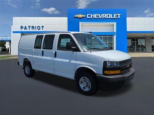 Summit White 2025 Chevrolet Express 2500 Work Van