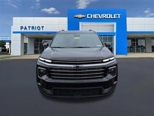Black Metallic 2026 Chevrolet Traverse LT
