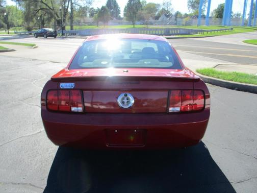 2009 Ford Mustang Base