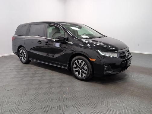 Crystal Black Pearl 2026 Honda Odyssey EX-L