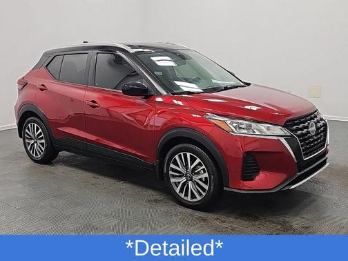 Scarlet Ember Tintcoat/Super Black 2023 Nissan Kicks SV