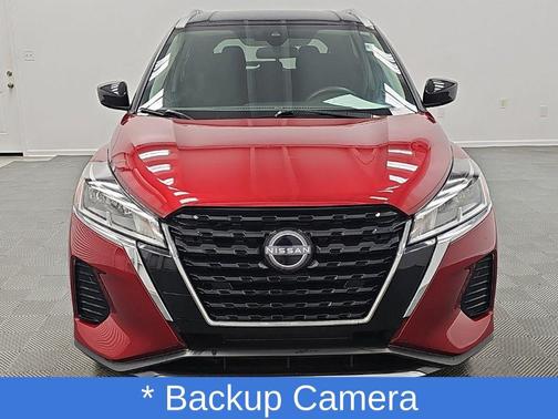 Scarlet Ember Tintcoat/Super Black 2023 Nissan Kicks SV