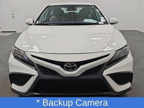 Ice 2023 Toyota Camry SE