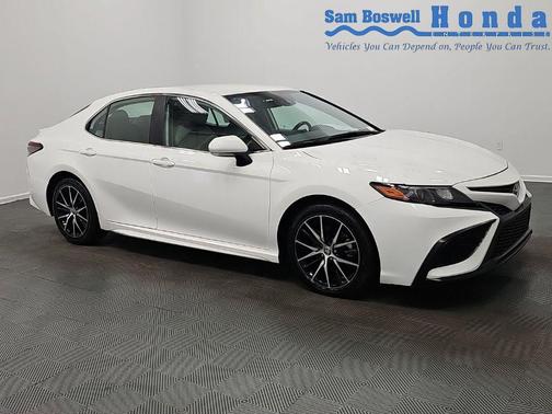 Ice 2023 Toyota Camry SE