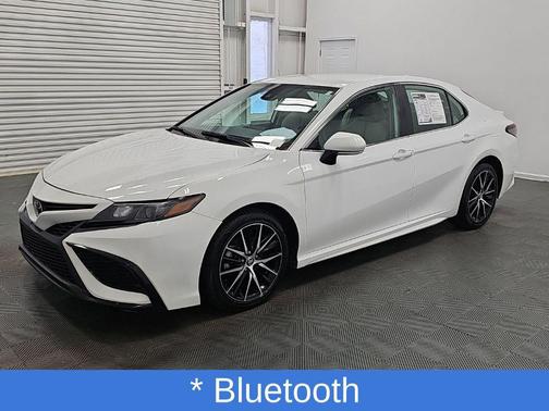 Ice 2023 Toyota Camry SE