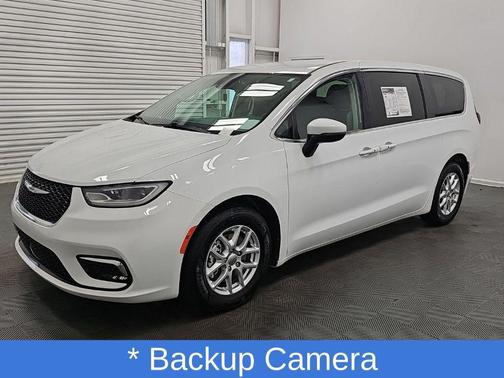 Bright White Clearcoat 2023 Chrysler Pacifica Touring L