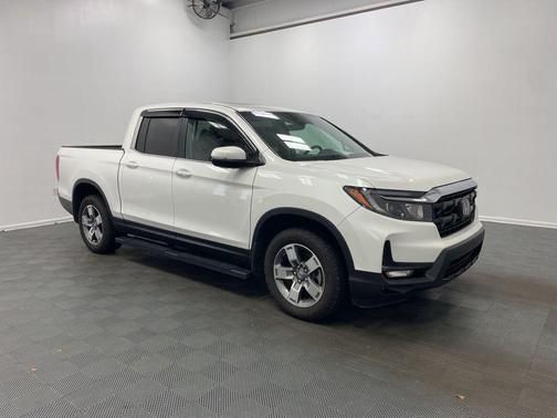 Platinum White Pearl 2024 Honda Ridgeline RTL