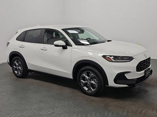 Platinum White Pearl 2027 Honda HR-V LX