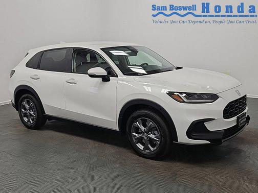 Platinum White Pearl 2027 Honda HR-V LX