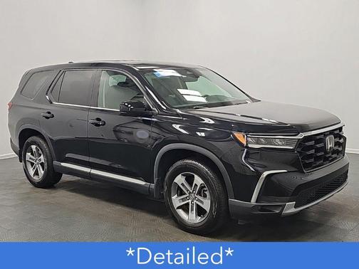 Crystal Black Pearl 2023 Honda Pilot 2WD EX-L 7 Passenger