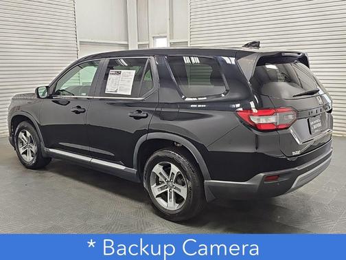 Crystal Black Pearl 2023 Honda Pilot 2WD EX-L 7 Passenger