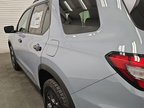 Sonic Gray Pearl 2026 Honda Pilot TrailSport