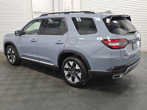 Sonic Gray Pearl 2026 Honda Pilot Touring 8-Passenger