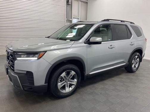 Solar Silver Metallic 2026 Honda Pilot EX-L