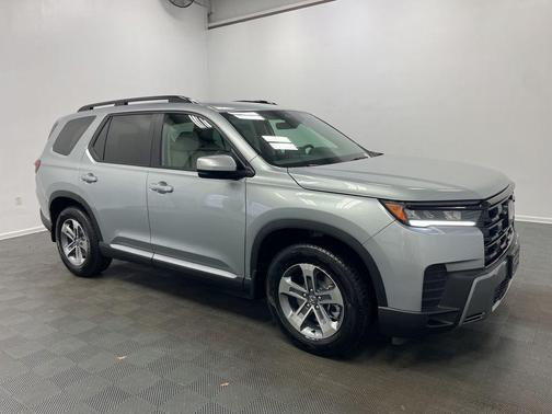 Solar Silver Metallic 2026 Honda Pilot EX-L