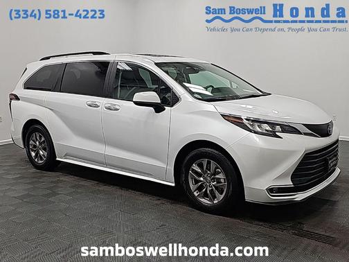 2023 Toyota Sienna XLE