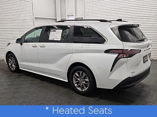 2023 Toyota Sienna XLE