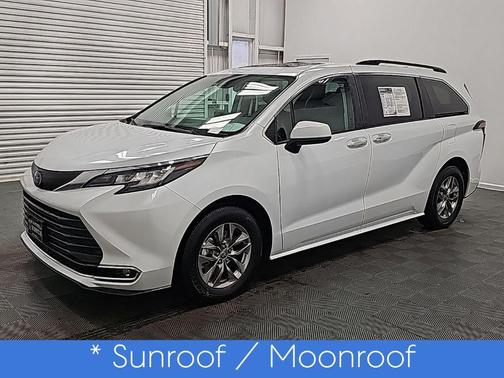 2023 Toyota Sienna XLE
