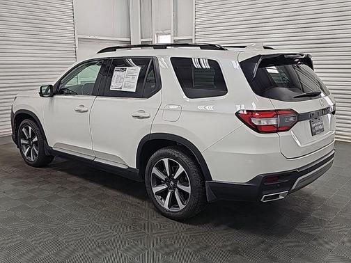 2023 Honda Pilot Touring 8-Passenger
