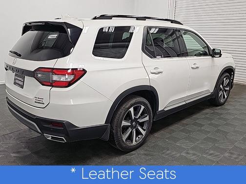2023 Honda Pilot Touring 8-Passenger
