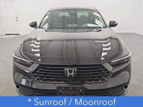Crystal Black Pearl 2025 Honda Accord SE