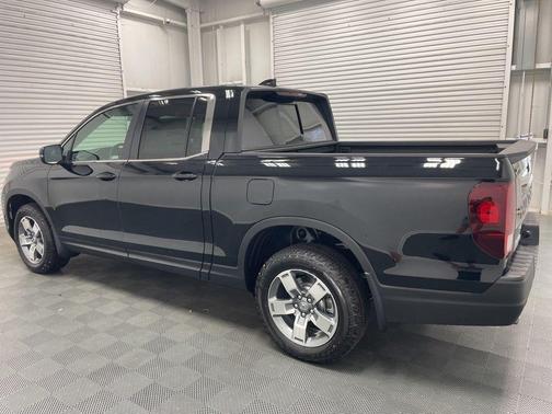 Crystal Black Pearl 2026 Honda Ridgeline RTL