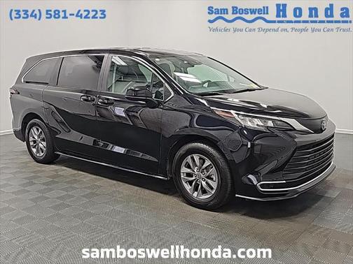 2023 Toyota Sienna LE