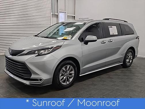 2023 Toyota Sienna XLE 8 Passenger