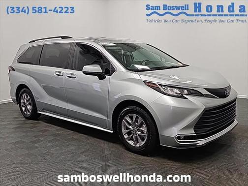 2023 Toyota Sienna XLE 8 Passenger