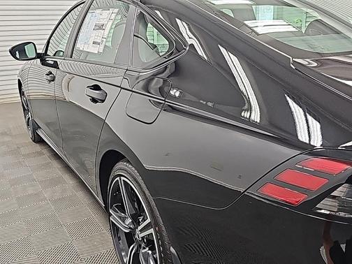 Crystal Black Pearl 2026 Honda Accord Hybrid Sport