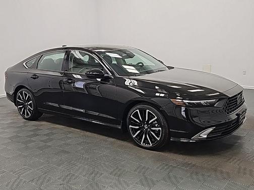 Crystal Black Pearl 2026 Honda Accord Hybrid Touring