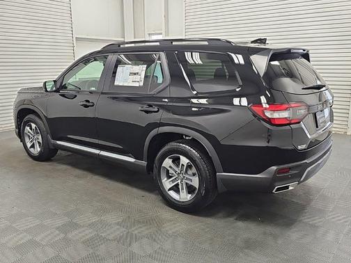 Crystal Black Pearl 2026 Honda Pilot EX-L