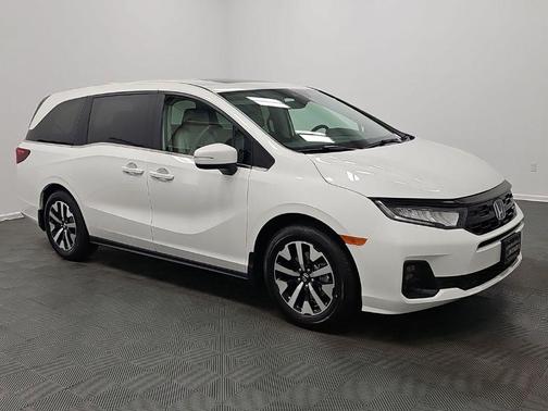 Platinum White Pearl 2026 Honda Odyssey EX-L