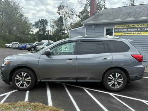 2017 Nissan Pathfinder SV