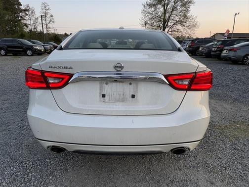 White 2017 Nissan Maxima 3.5 S