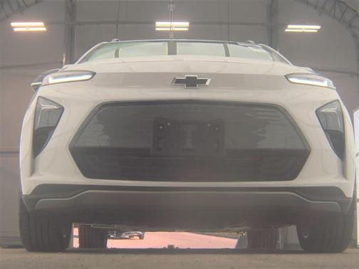 White 2023 Chevrolet Bolt EUV LT