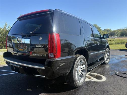 2013 Cadillac Escalade Platinum Edition