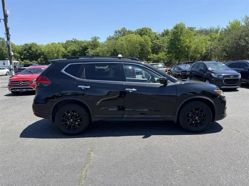 Magnetic Black 2017 Nissan Rogue SV