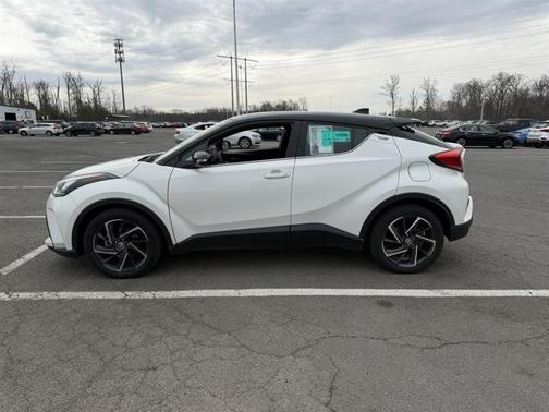 Blizzard Pearl 2021 Toyota C-HR XLE/LE/LIMITED