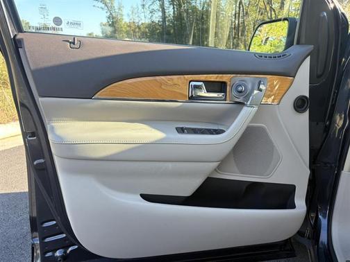 2014 Lincoln MKX Base