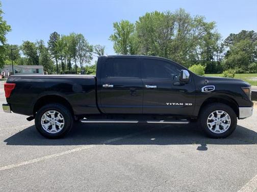 2016 Nissan Titan XD SL