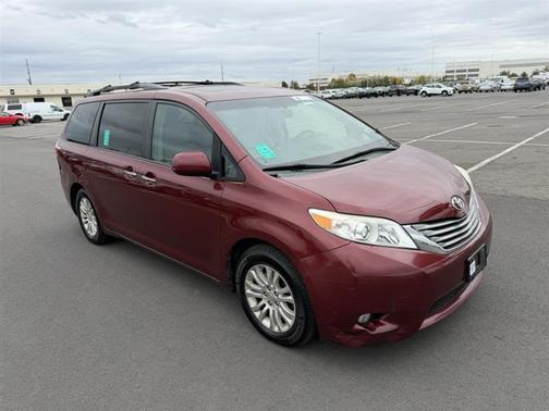 2015 Toyota Sienna XLE