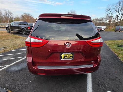 2015 Toyota Sienna XLE