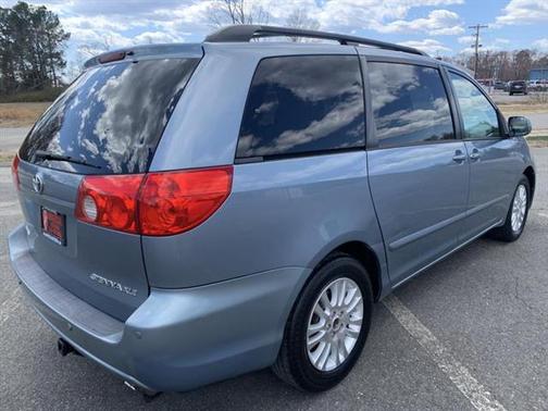 2010 Toyota Sienna XLE