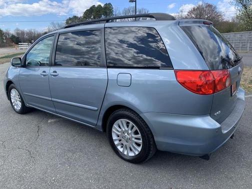 2010 Toyota Sienna XLE