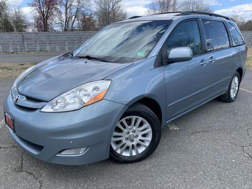 2010 Toyota Sienna XLE