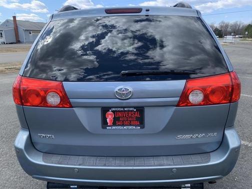 2010 Toyota Sienna XLE