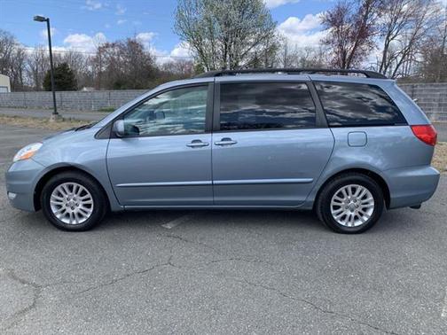 2010 Toyota Sienna XLE